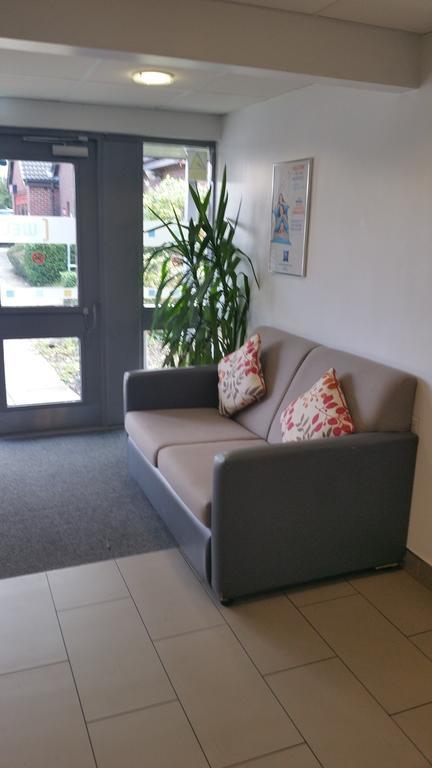 Ibis Budget Knutsford Exteriör bild