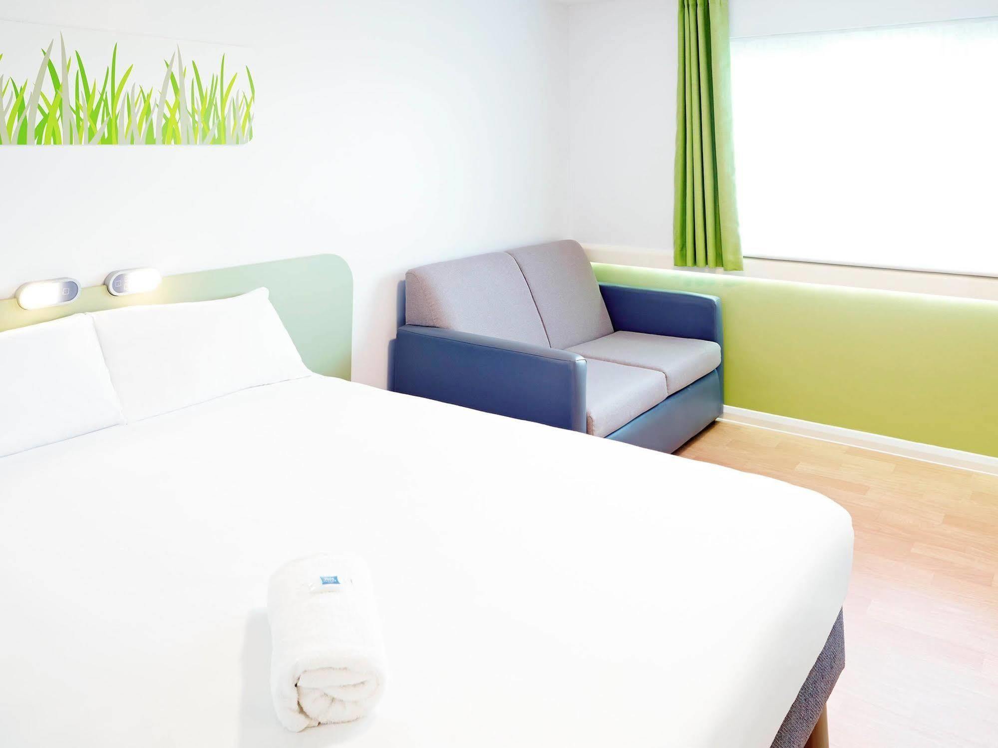 Ibis Budget Knutsford Exteriör bild