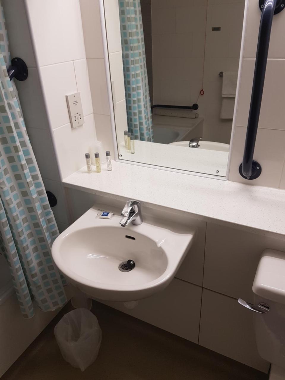 Ibis Budget Knutsford Exteriör bild