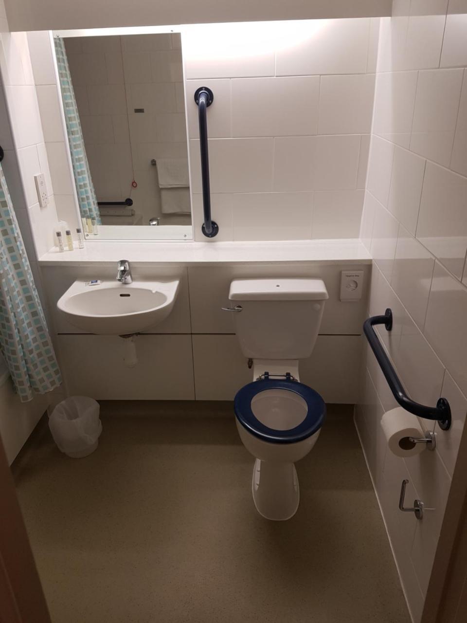 Ibis Budget Knutsford Exteriör bild